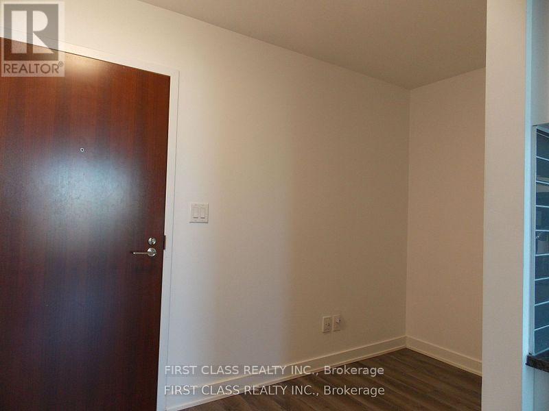 808 - 160 Flemington Road, Toronto, Ontario  M6A 2P3 - Photo 6 - W12386163