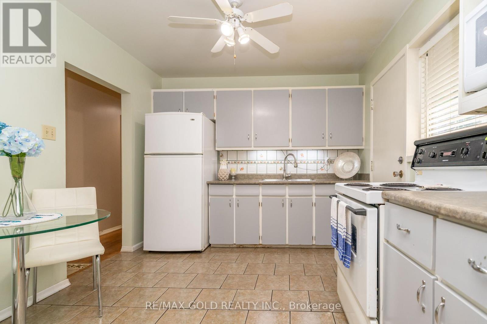 43 Alexandria Crescent, Brampton, Ontario  L6T 1N2 - Photo 12 - W12386206