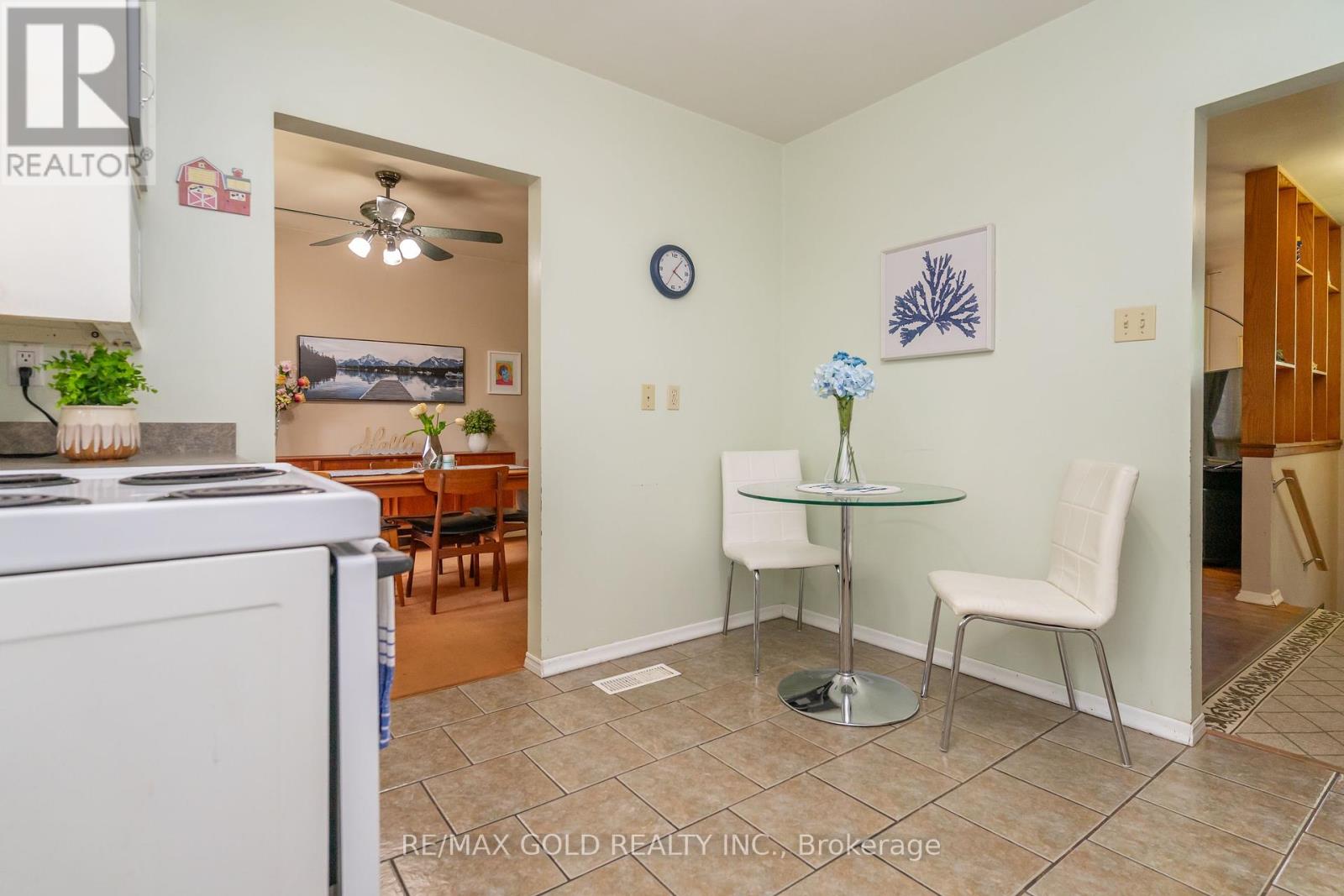 43 Alexandria Crescent, Brampton, Ontario  L6T 1N2 - Photo 15 - W12386206