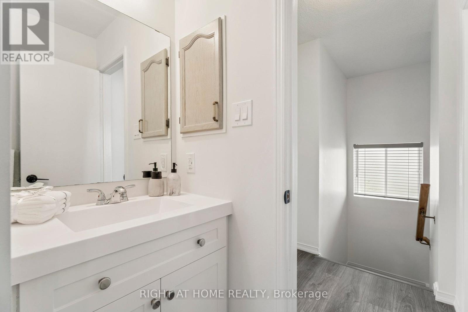 115 Laidlaw Drive, Barrie, Ontario  L4N 7R9 - Photo 12 - S12386115