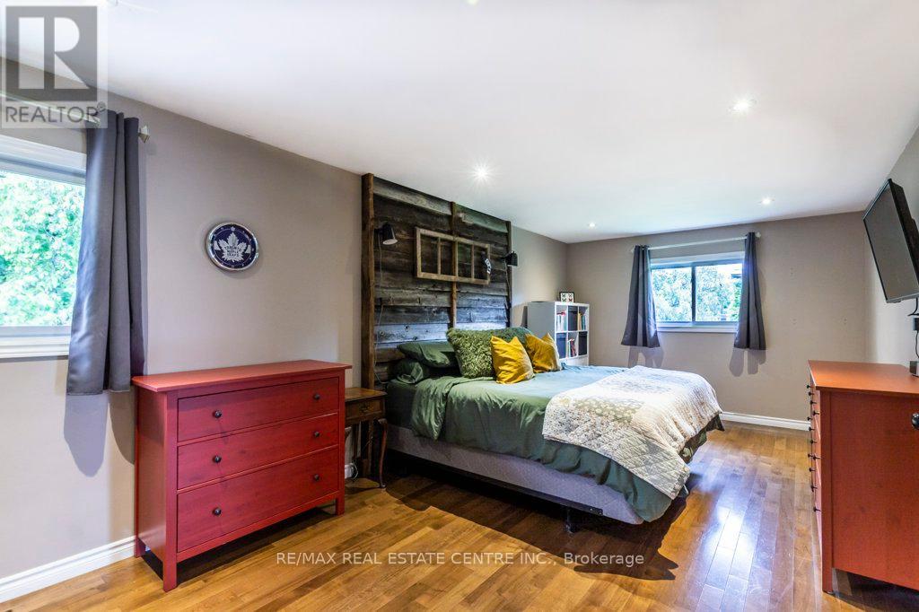 112 York Street, Guelph/eramosa (Eden Mills), Ontario  N0B 1P0 - Photo 13 - X12386156