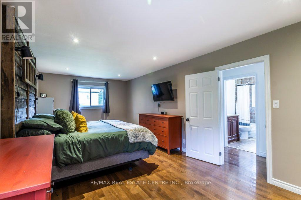 112 York Street, Guelph/eramosa (Eden Mills), Ontario  N0B 1P0 - Photo 14 - X12386156