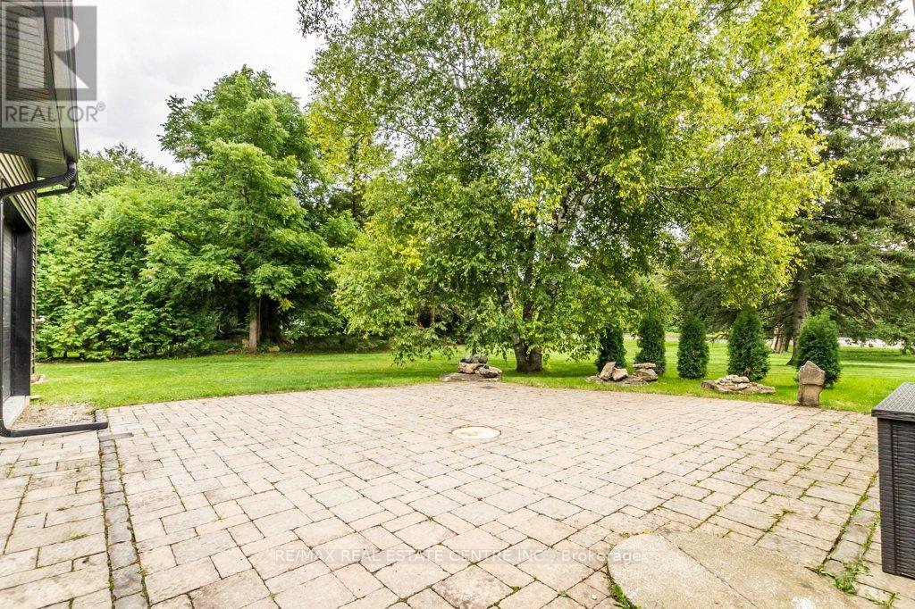 112 York Street, Guelph/eramosa (Eden Mills), Ontario  N0B 1P0 - Photo 35 - X12386156
