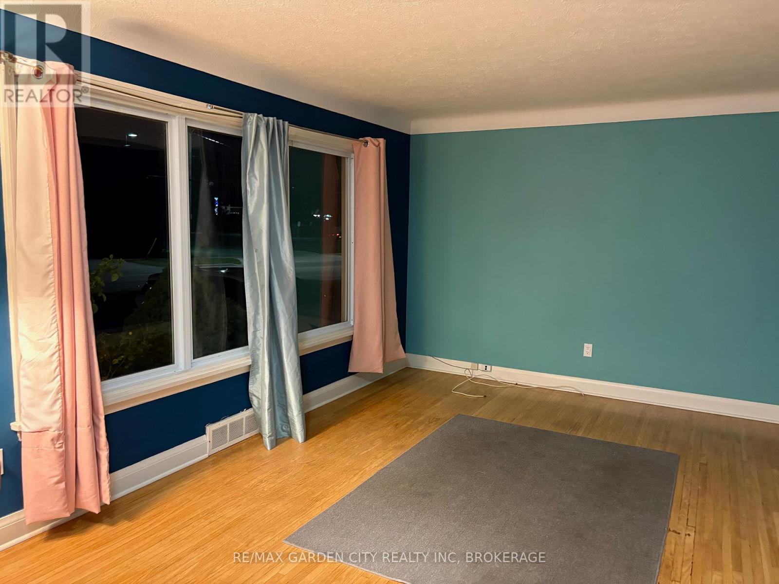 602 Geneva Street, St. Catharines, Ontario  L2N 2J4 - Photo 10 - X12386218