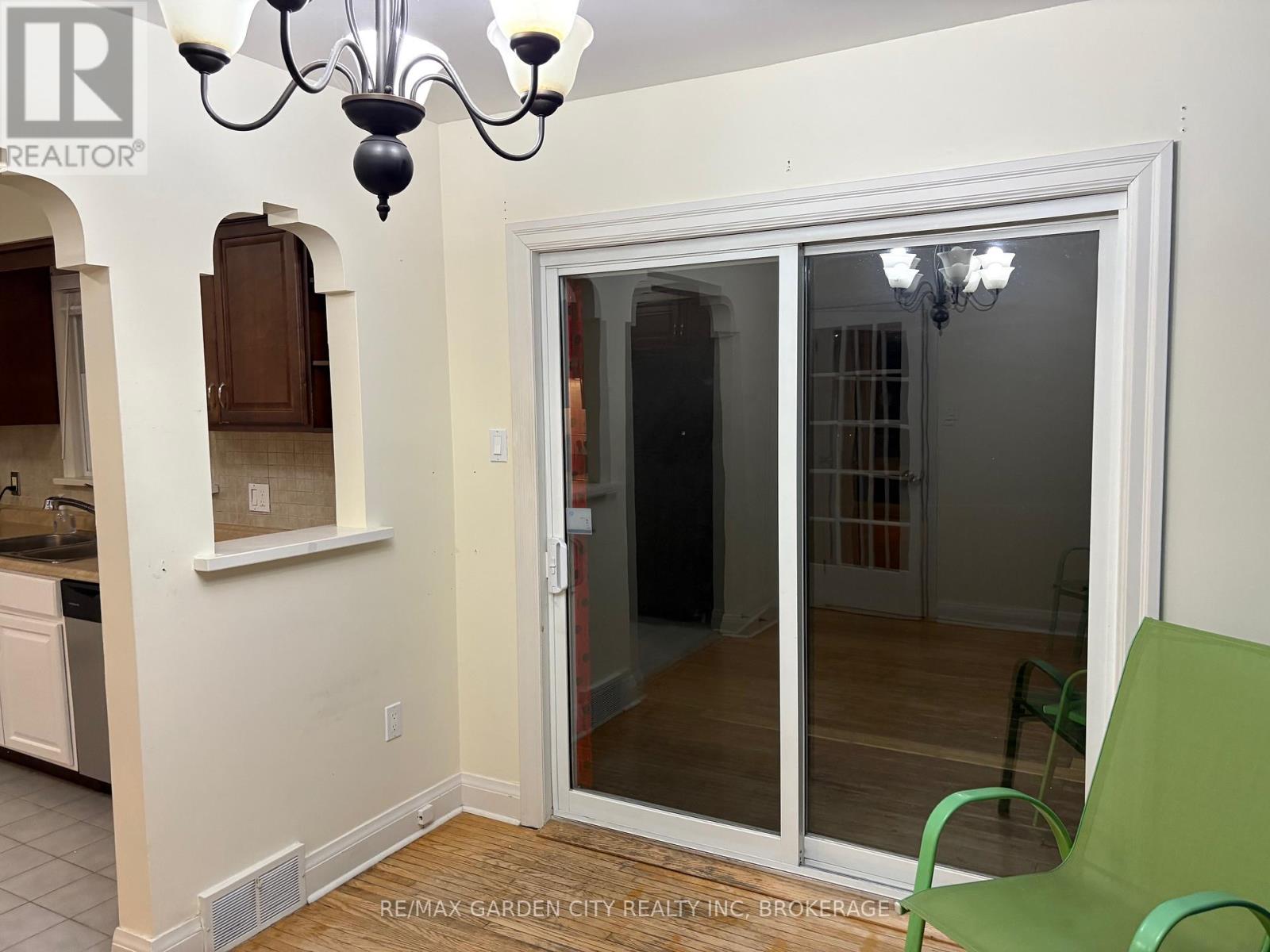 602 Geneva Street, St. Catharines, Ontario  L2N 2J4 - Photo 9 - X12386218