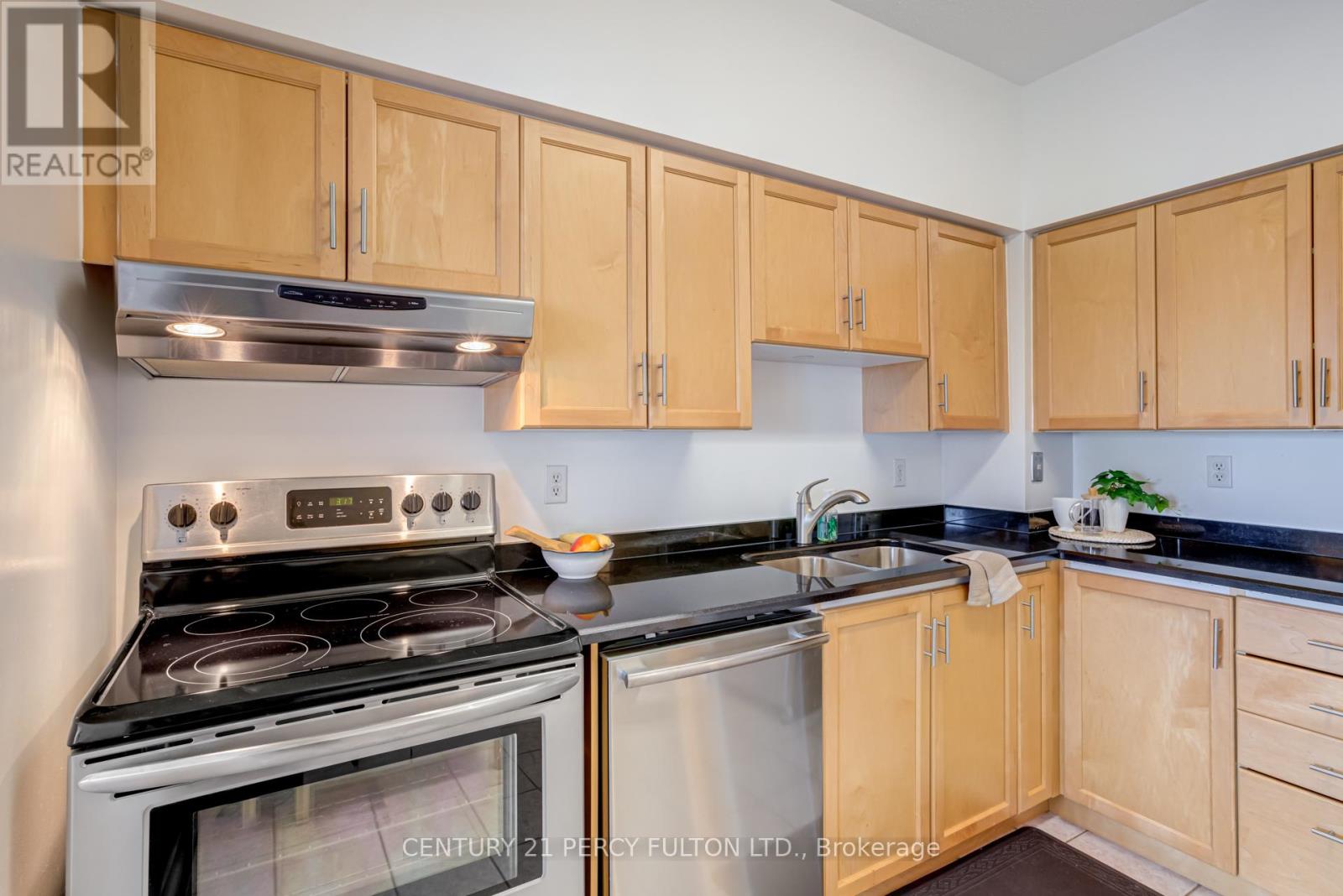 602 - 32 Tannery Street, Mississauga, Ontario  L5M 6T6 - Photo 14 - W12385376