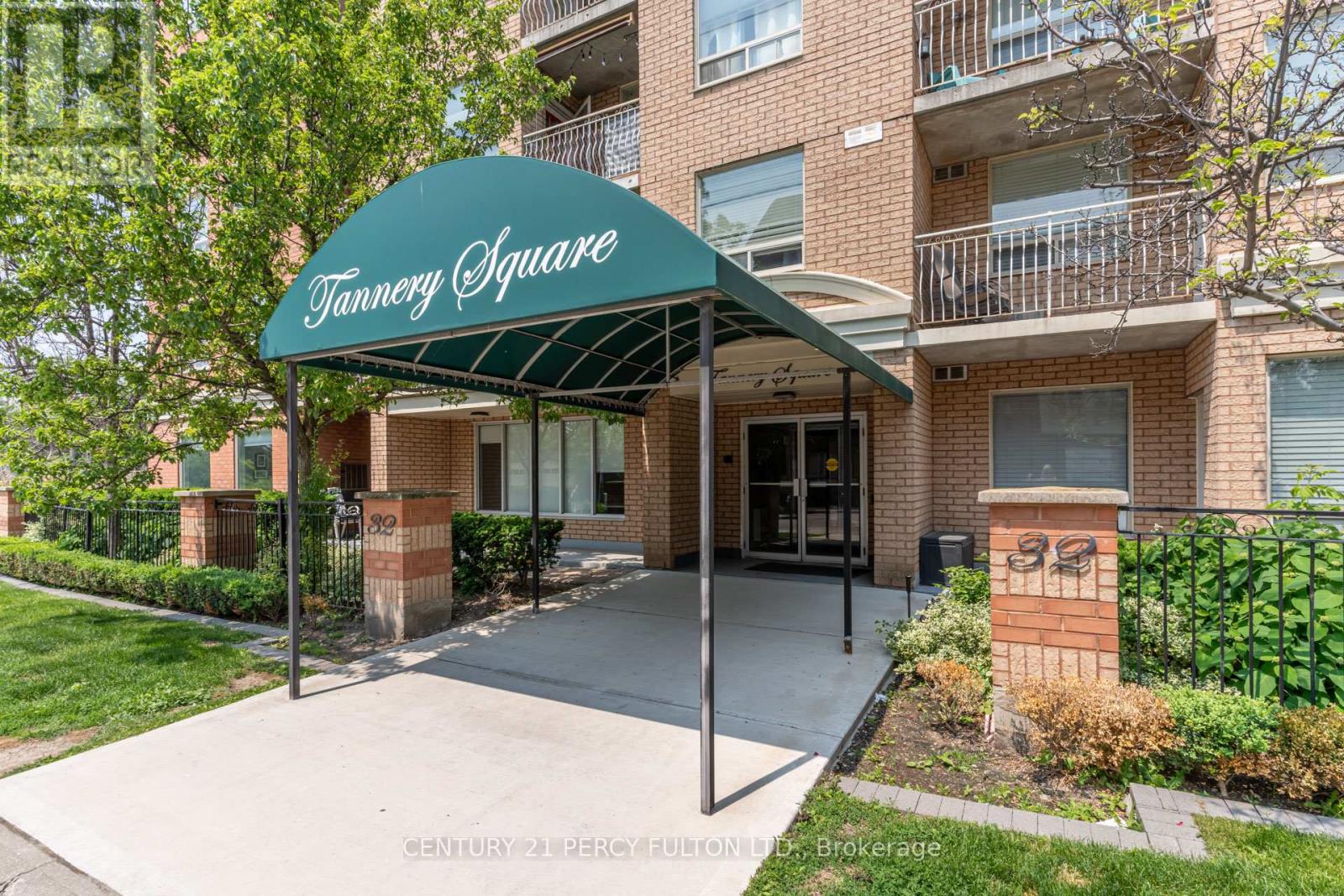 602 - 32 Tannery Street, Mississauga, Ontario  L5M 6T6 - Photo 4 - W12385376