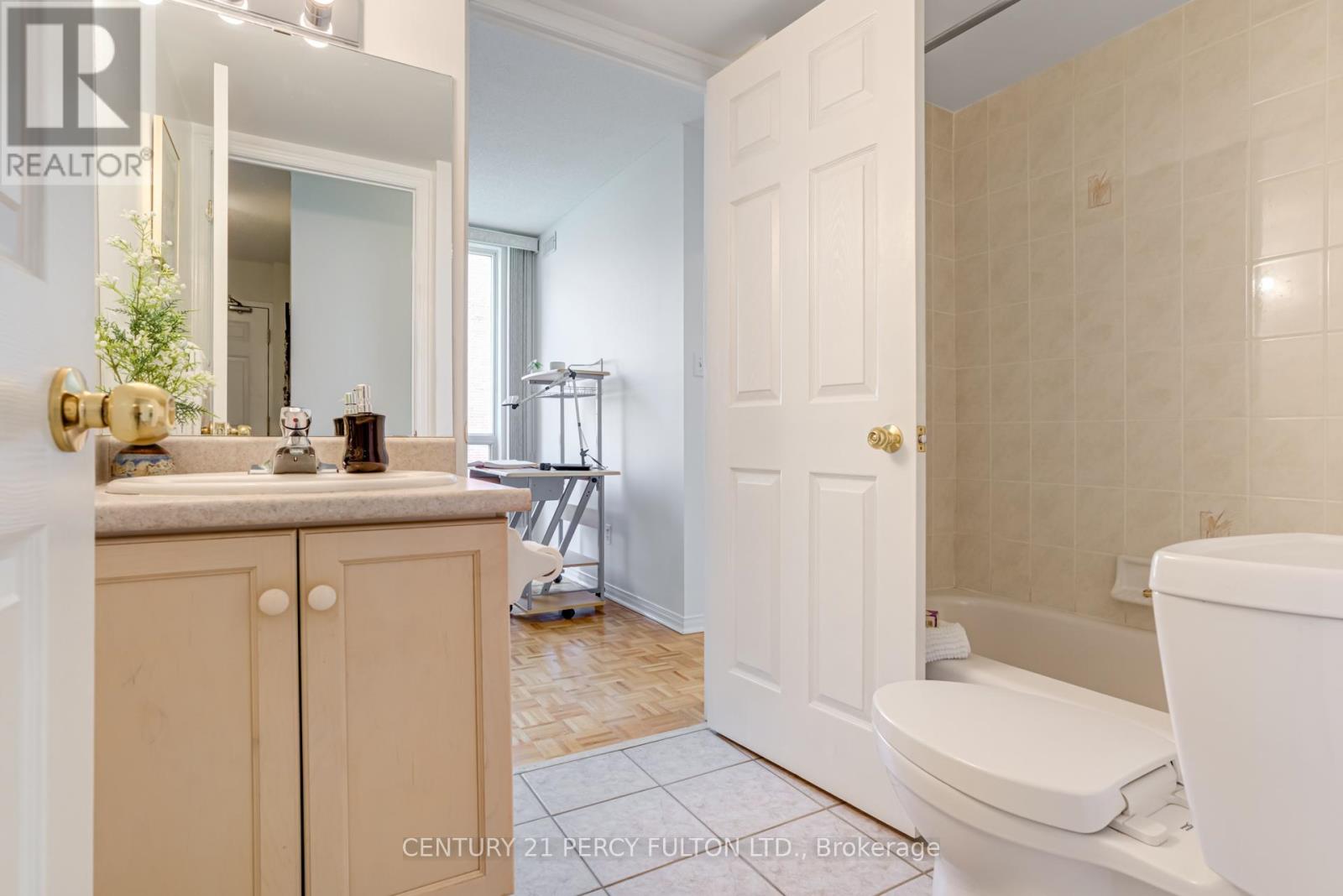 602 - 32 Tannery Street, Mississauga, Ontario  L5M 6T6 - Photo 33 - W12385376