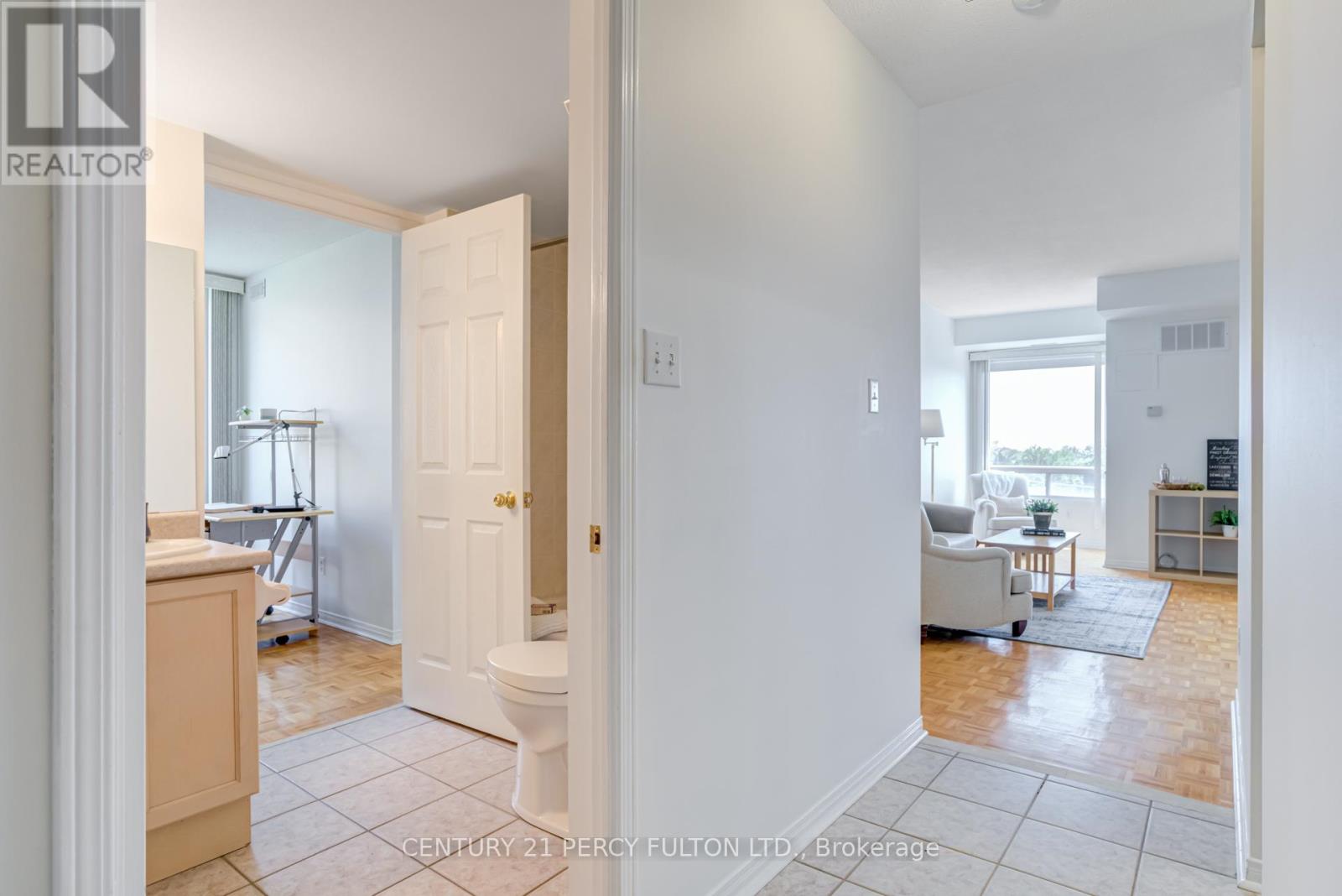 602 - 32 Tannery Street, Mississauga, Ontario  L5M 6T6 - Photo 11 - W12385376