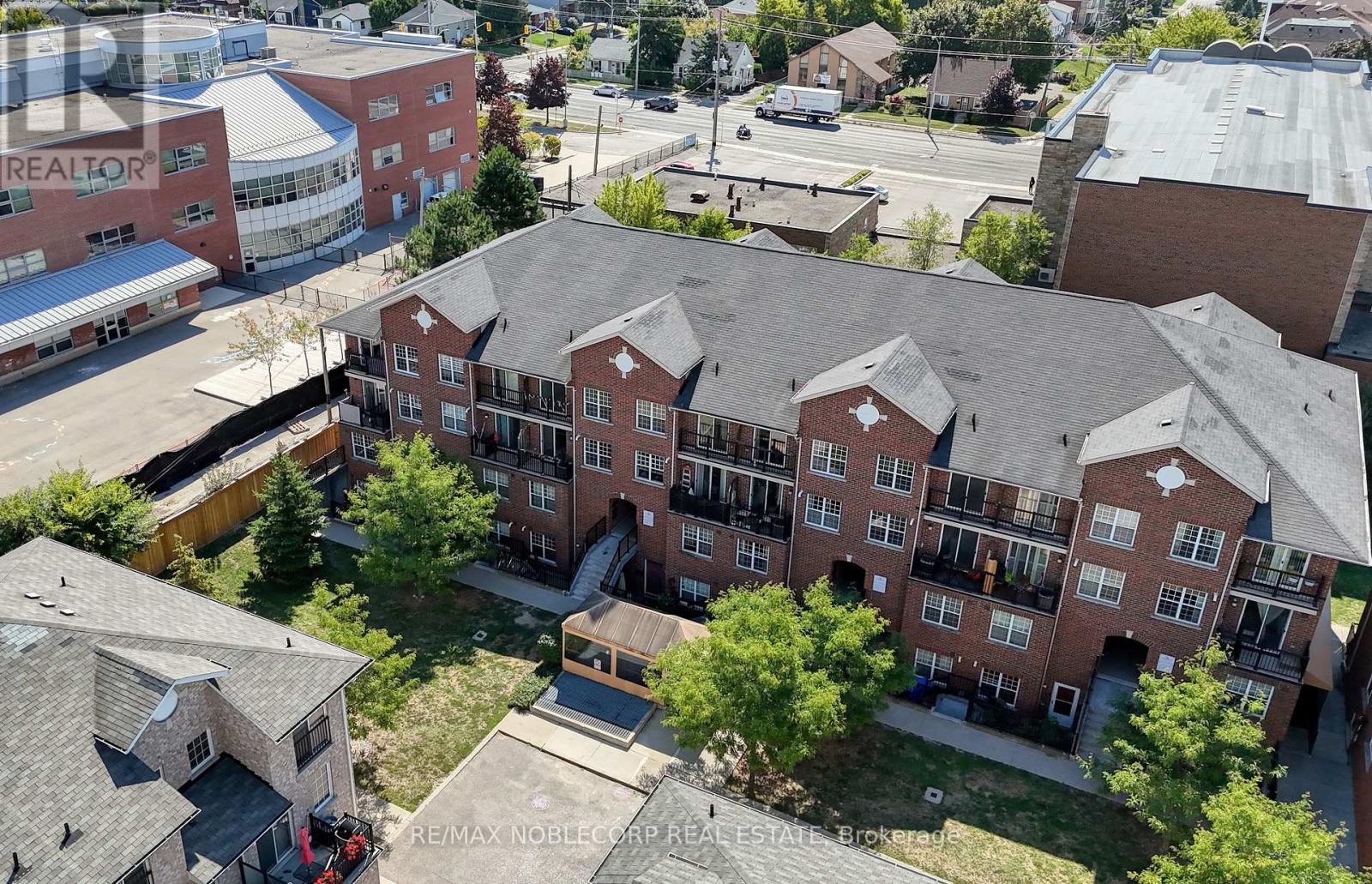 Property at 311 - 45 STRANGFORD LANE image 2