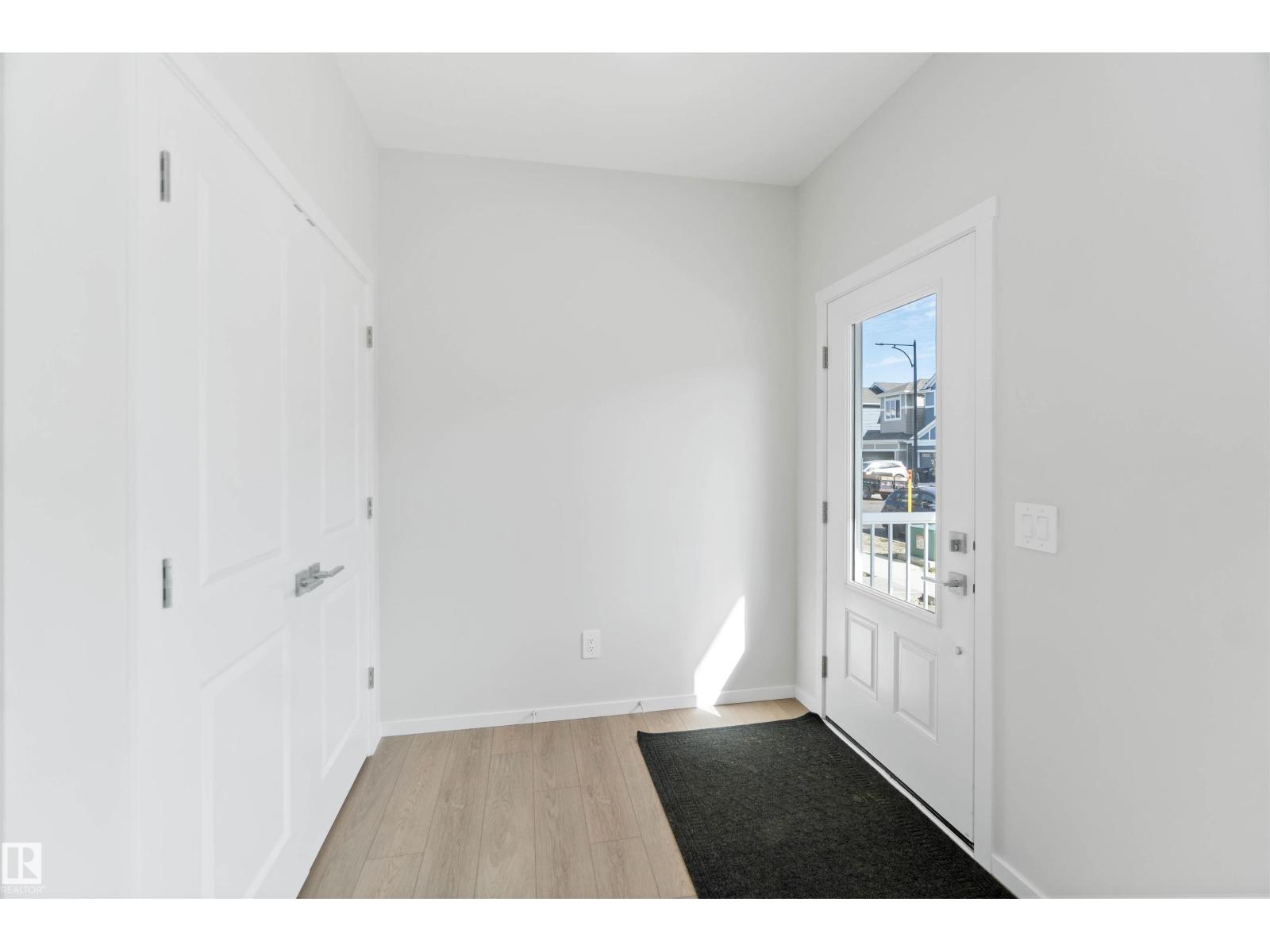3628 213 St Nw Nw, Edmonton, Alberta  T6M 3C1 - Photo 2 - E4455098