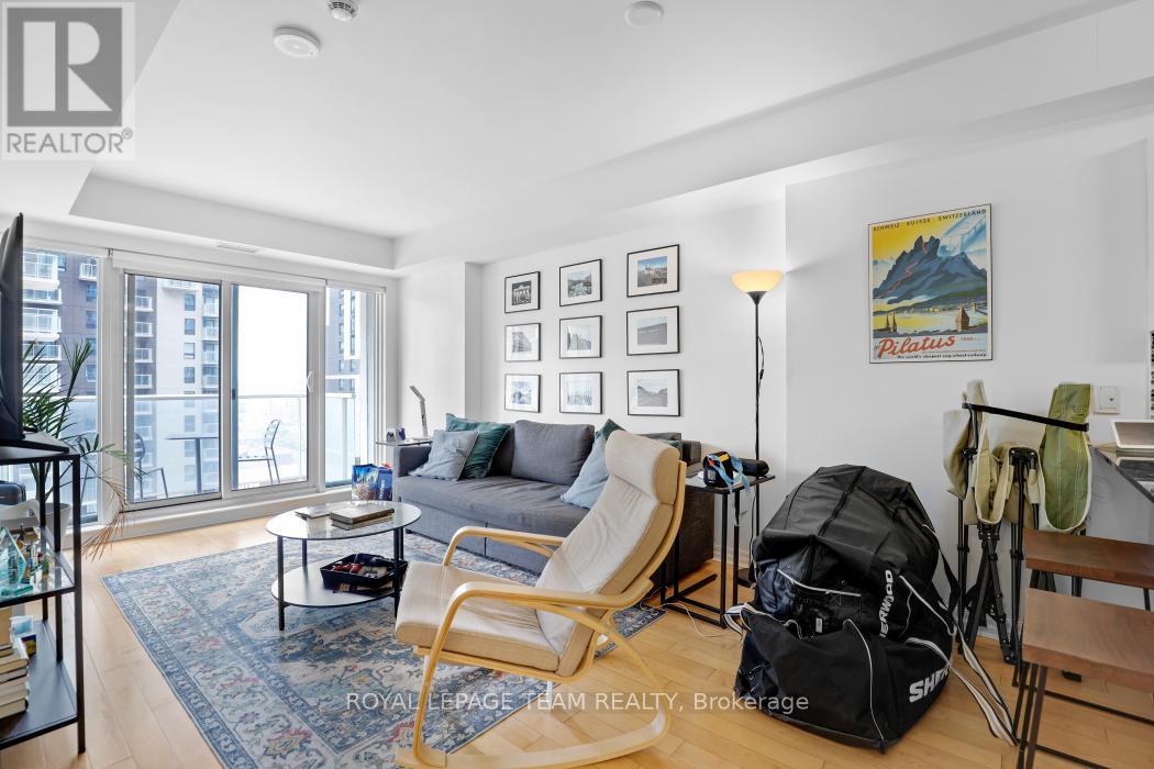 1303 - 242 Rideau Street, Ottawa, Ontario  K1N 0B7 - Photo 10 - X12386245