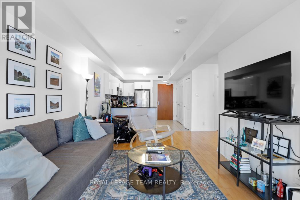 1303 - 242 Rideau Street, Ottawa, Ontario  K1N 0B7 - Photo 13 - X12386245