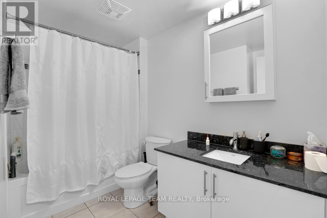 1303 - 242 Rideau Street, Ottawa, Ontario  K1N 0B7 - Photo 18 - X12386245