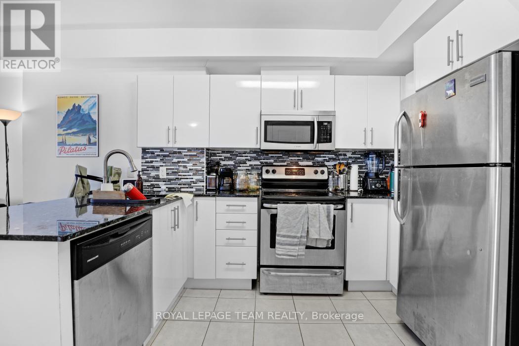 1303 - 242 Rideau Street, Ottawa, Ontario  K1N 0B7 - Photo 7 - X12386245