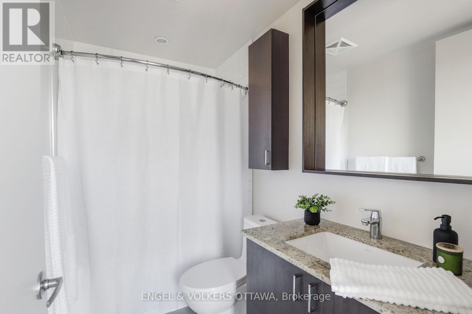 813 - 7 Marquette Avenue, Ottawa, Ontario  K1L 8A7 - Photo 11 - X12386271