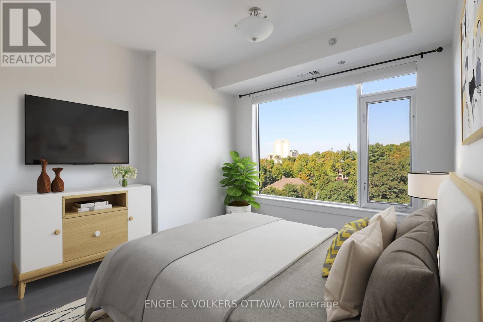 813 - 7 Marquette Avenue, Ottawa, Ontario  K1L 8A7 - Photo 12 - X12386271