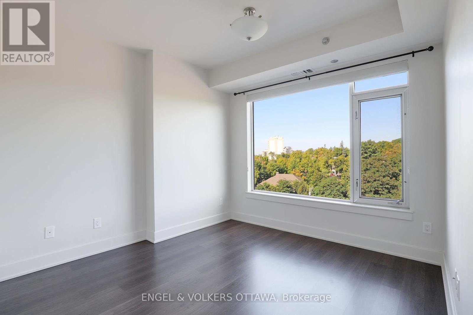 813 - 7 Marquette Avenue, Ottawa, Ontario  K1L 8A7 - Photo 13 - X12386271
