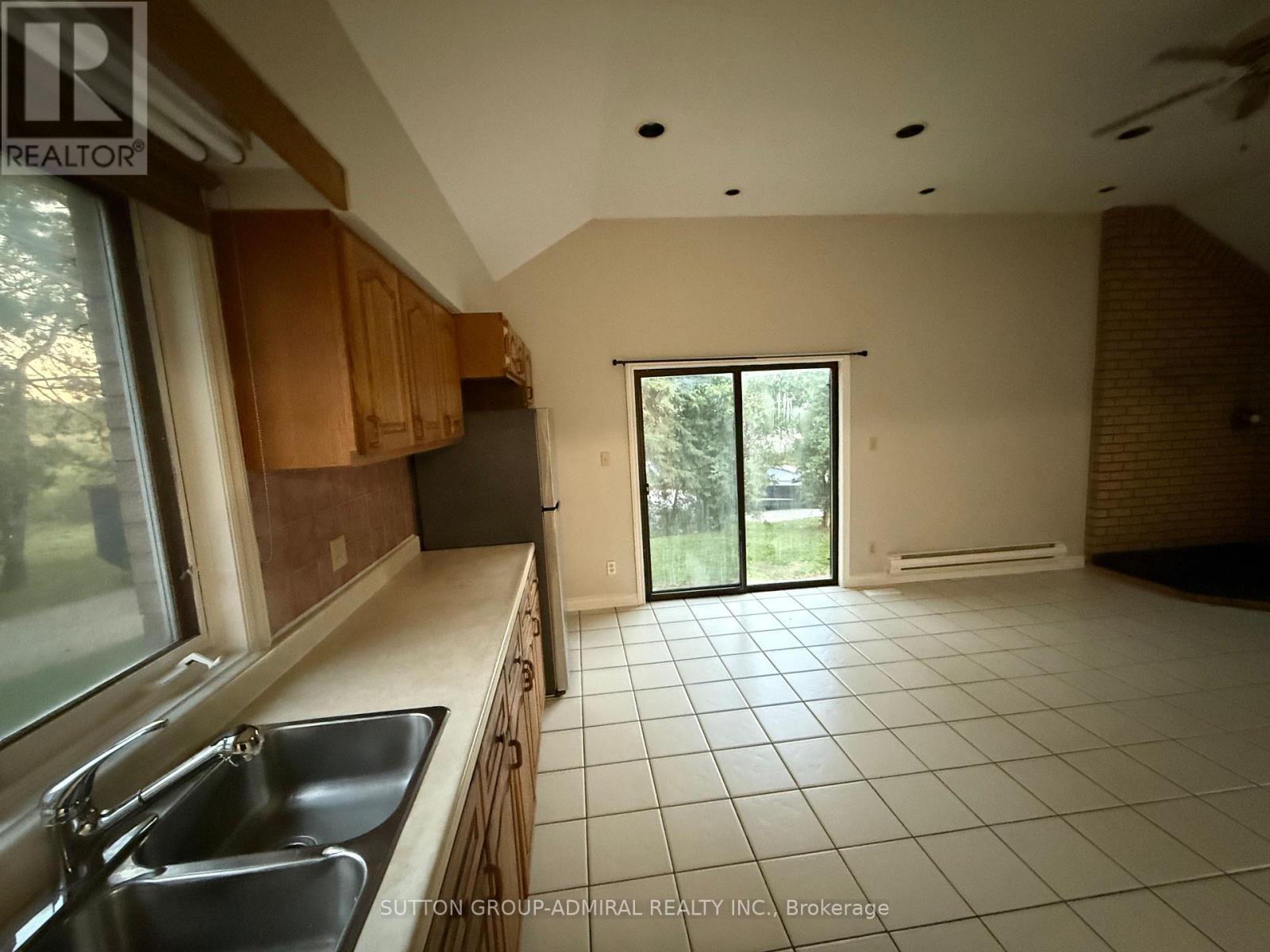 1571 19th Avenue, Richmond Hill, Ontario  L4S 0N9 - Photo 5 - N12384392