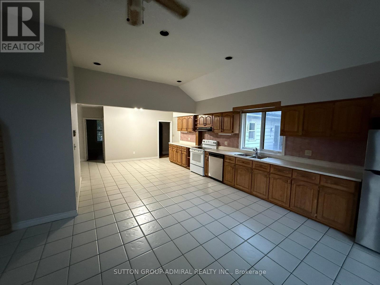 1571 19th Avenue, Richmond Hill, Ontario  L4S 0N9 - Photo 4 - N12384392
