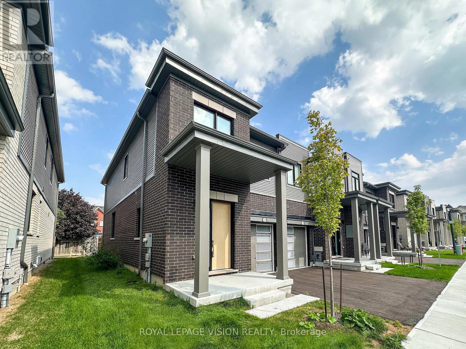 21 Sorbara Way, Whitby (Brooklin), Ontario  L1M 0M4 - Photo 1 - E12386303
