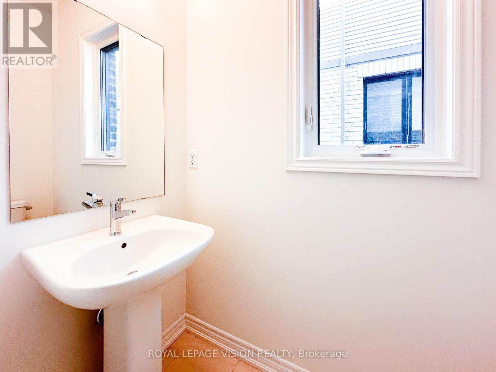 21 Sorbara Way, Whitby (Brooklin), Ontario  L1M 0M4 - Photo 6 - E12386303