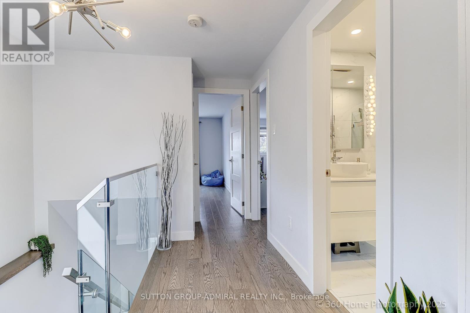 709 Greycedar Crescent, Mississauga (Rathwood), Ontario  L4W 3J4 - Photo 15 - W12385627
