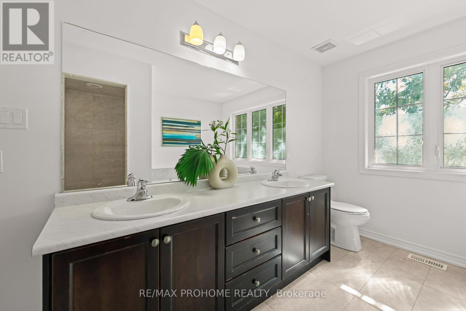 102 Riveredge Drive, Georgina (Keswick North), Ontario  L4P 2P1 - Photo 26 - N12386260