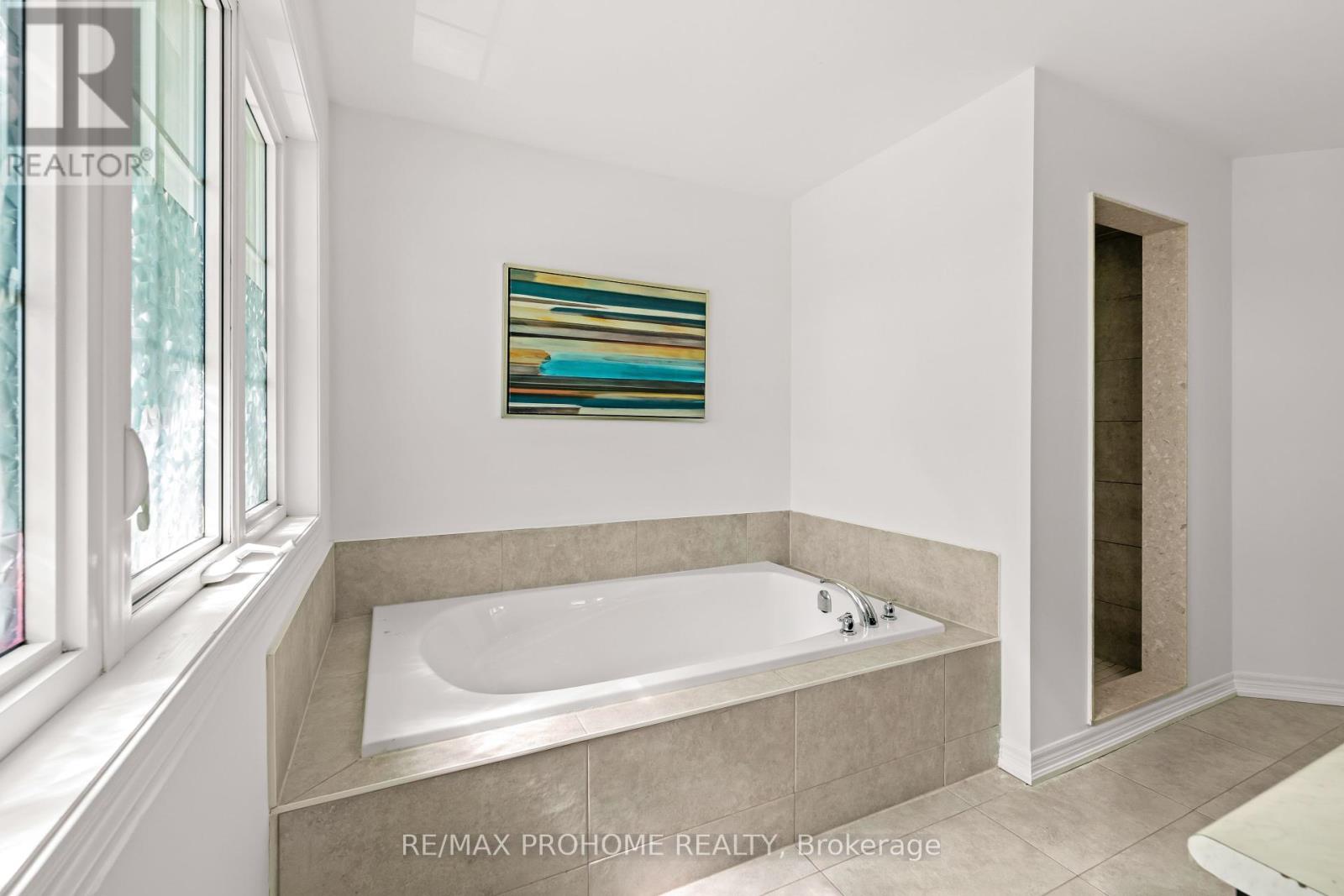 102 Riveredge Drive, Georgina (Keswick North), Ontario  L4P 2P1 - Photo 27 - N12386260