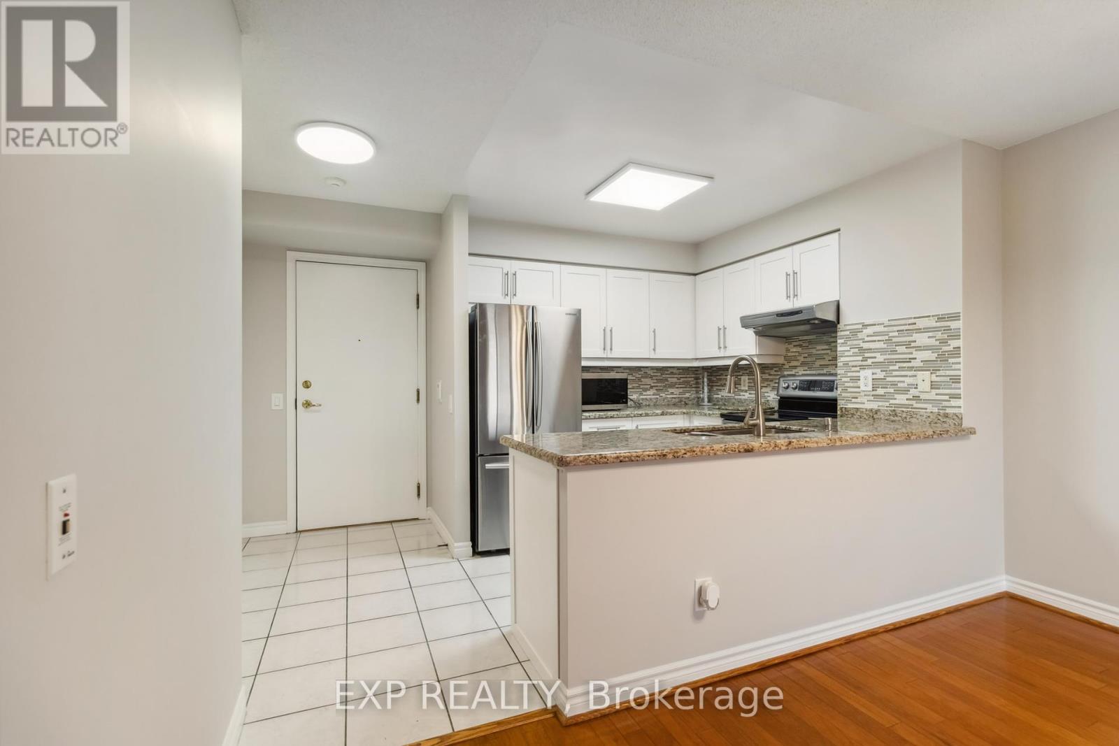 616 - 25 Kingsbridge Garden Circle, Mississauga (Hurontario), Ontario  L5R 4B1 - Photo 10 - W12386248