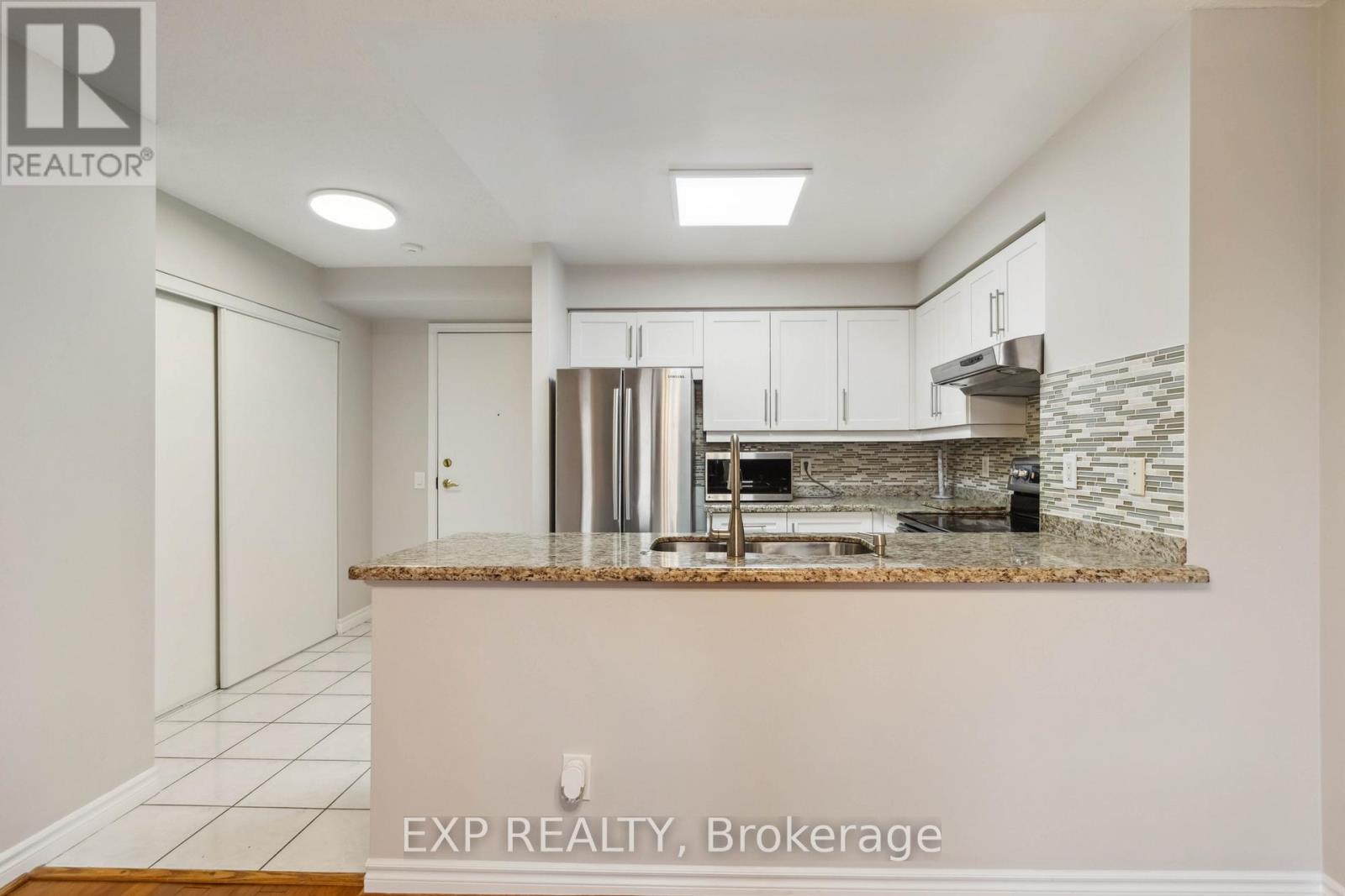 616 - 25 Kingsbridge Garden Circle, Mississauga (Hurontario), Ontario  L5R 4B1 - Photo 11 - W12386248