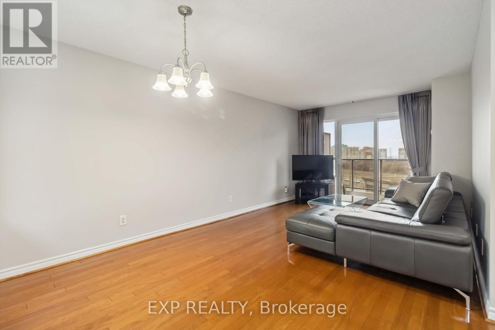 616 - 25 Kingsbridge Garden Circle, Mississauga (Hurontario), Ontario  L5R 4B1 - Photo 6 - W12386248