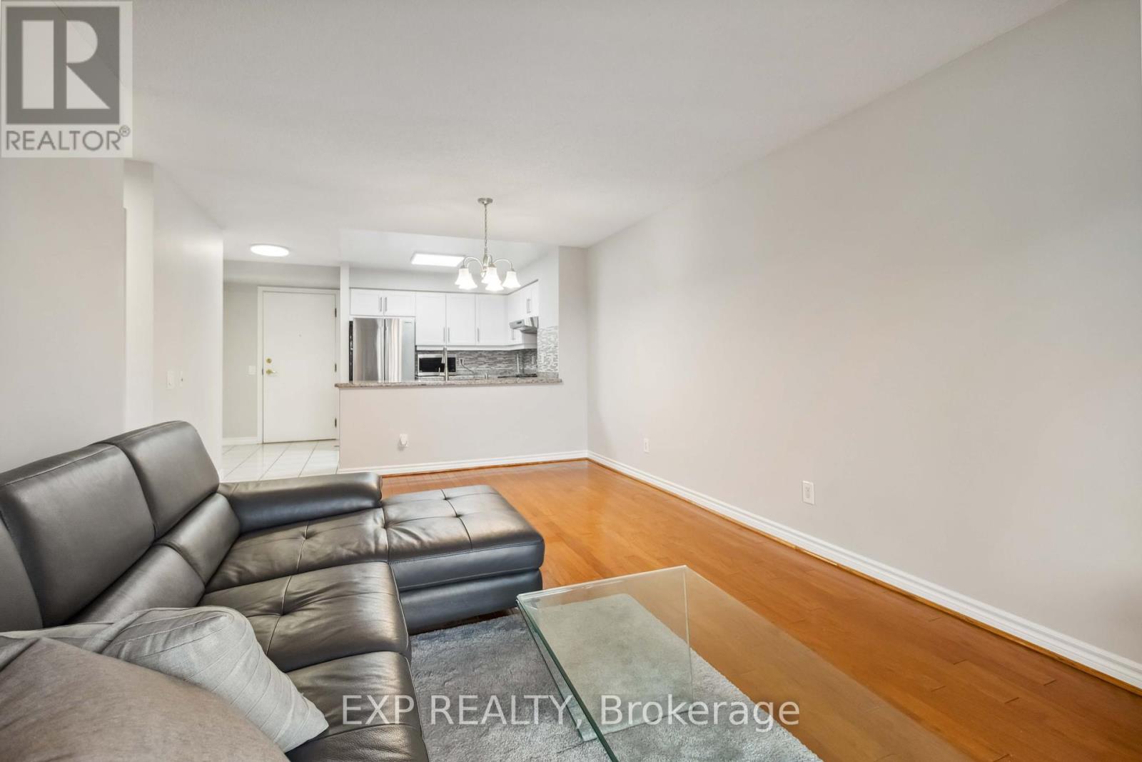 616 - 25 Kingsbridge Garden Circle, Mississauga (Hurontario), Ontario  L5R 4B1 - Photo 8 - W12386248
