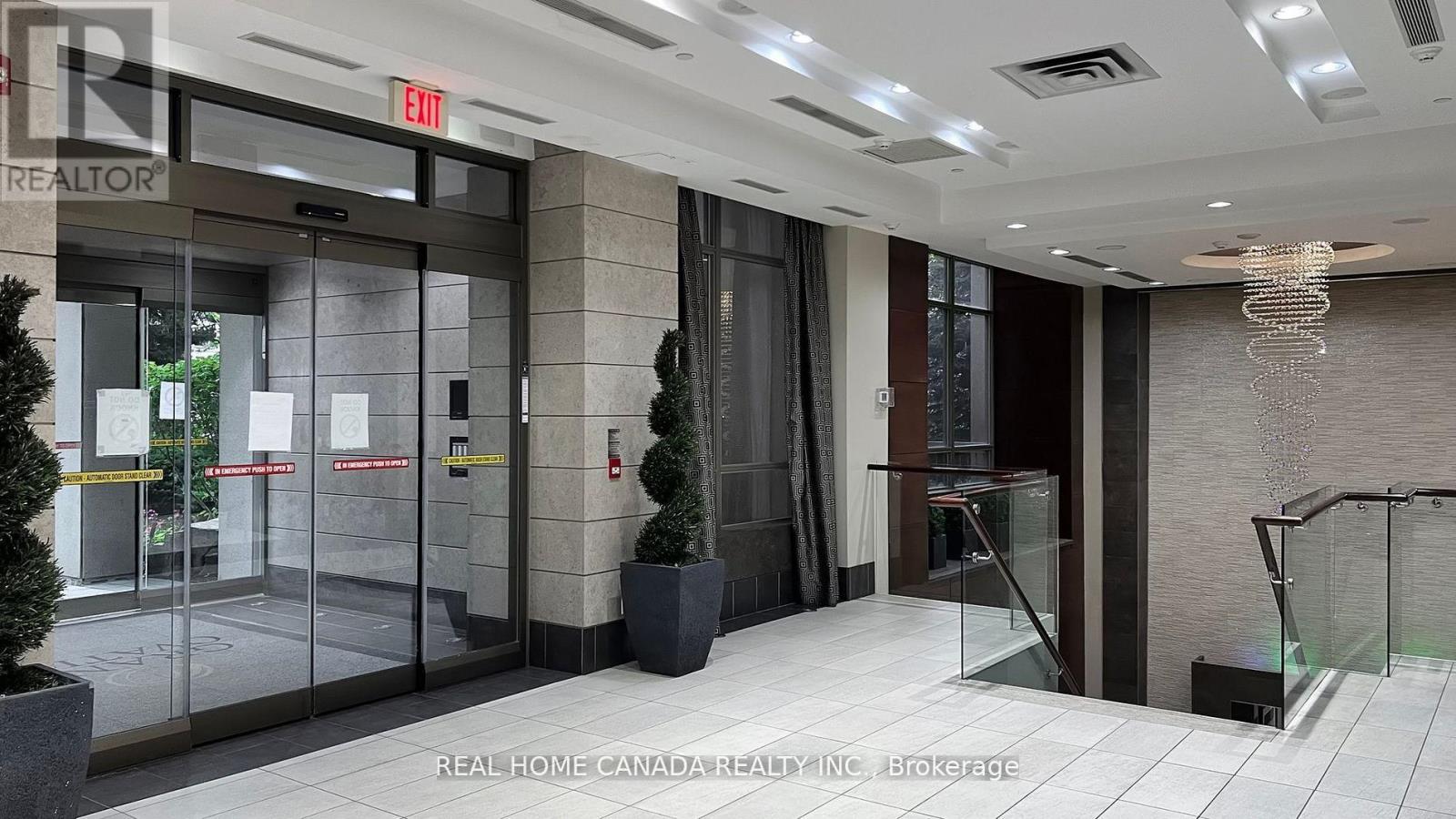 2811 - 310 Burnhamthorpe Road W, Mississauga, Ontario  L5B 4P9 - Photo 4 - W12386275