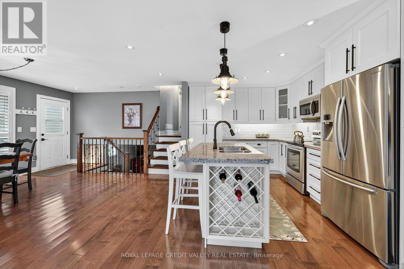 24 Willis Drive, Brampton (Brampton East), Ontario  L6W 1A9 - Photo 14 - W12386278
