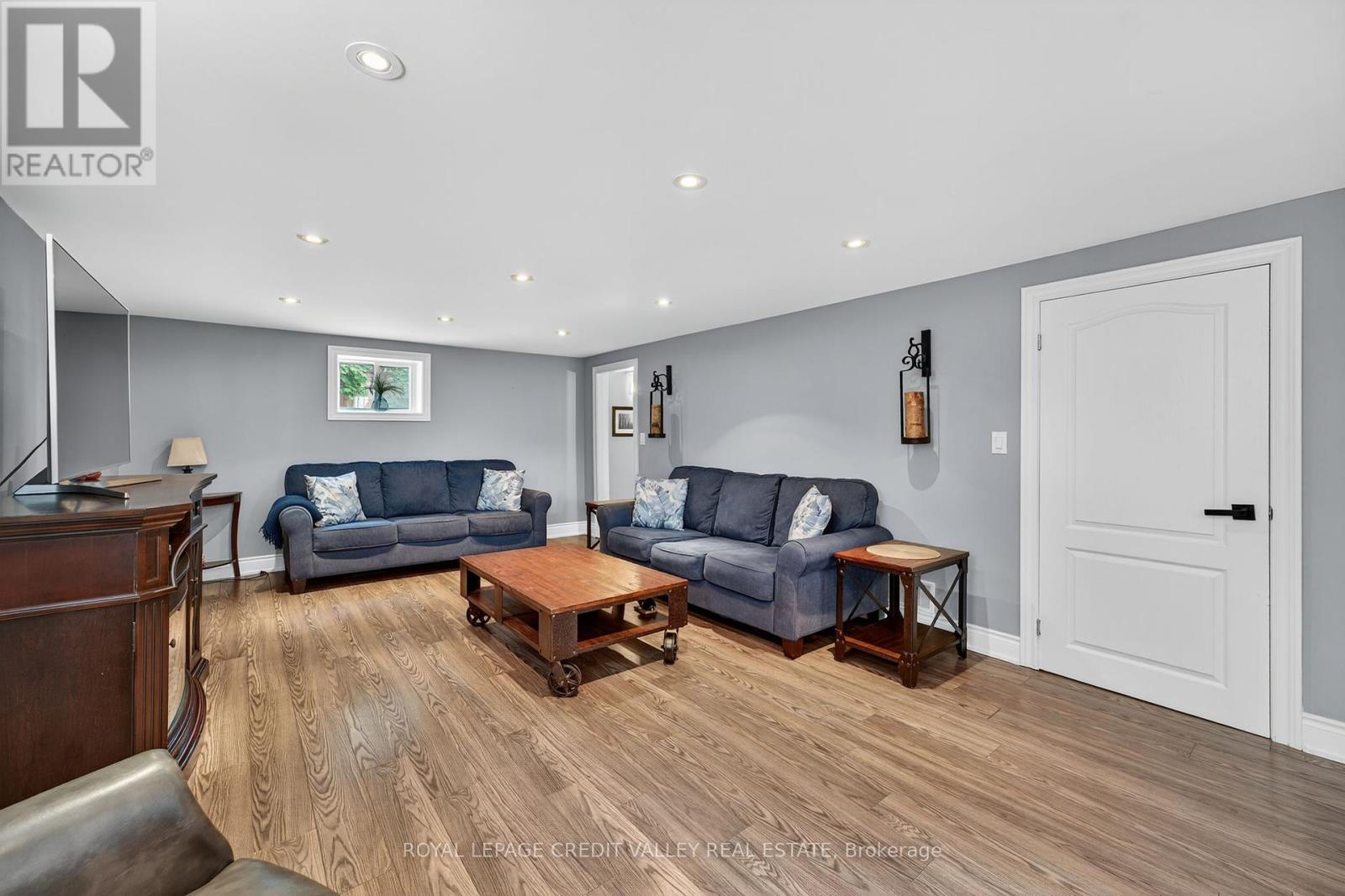 24 Willis Drive, Brampton (Brampton East), Ontario  L6W 1A9 - Photo 31 - W12386278