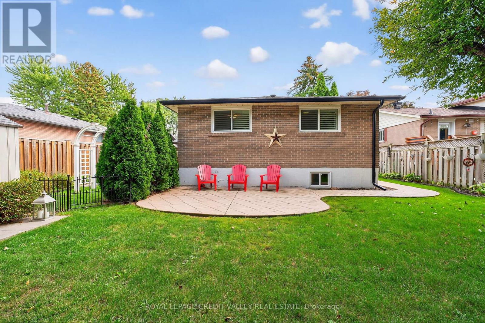 24 Willis Drive, Brampton (Brampton East), Ontario  L6W 1A9 - Photo 43 - W12386278
