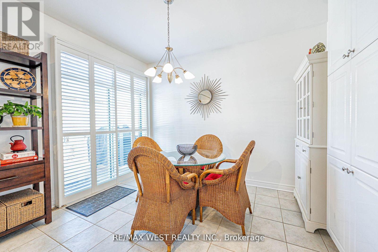 2223 Lapsley Crescent, Oakville, Ontario  L6M 4V1 - Photo 11 - W12386279