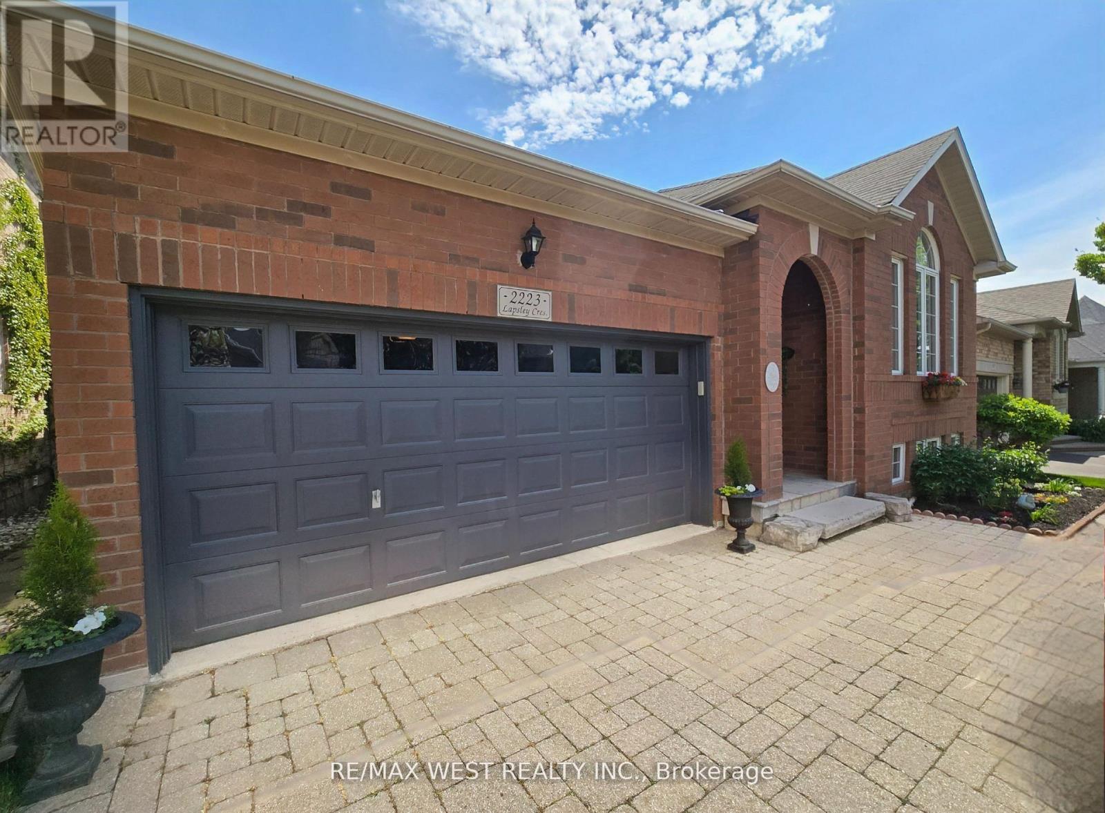 2223 Lapsley Crescent, Oakville, Ontario  L6M 4V1 - Photo 21 - W12386279