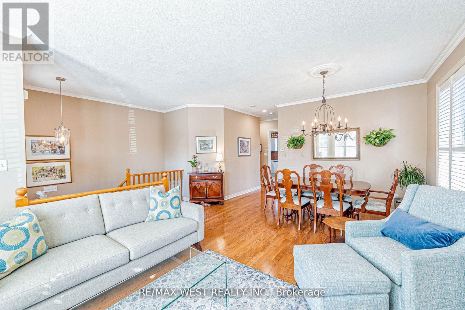 2223 Lapsley Crescent, Oakville, Ontario  L6M 4V1 - Photo 7 - W12386279