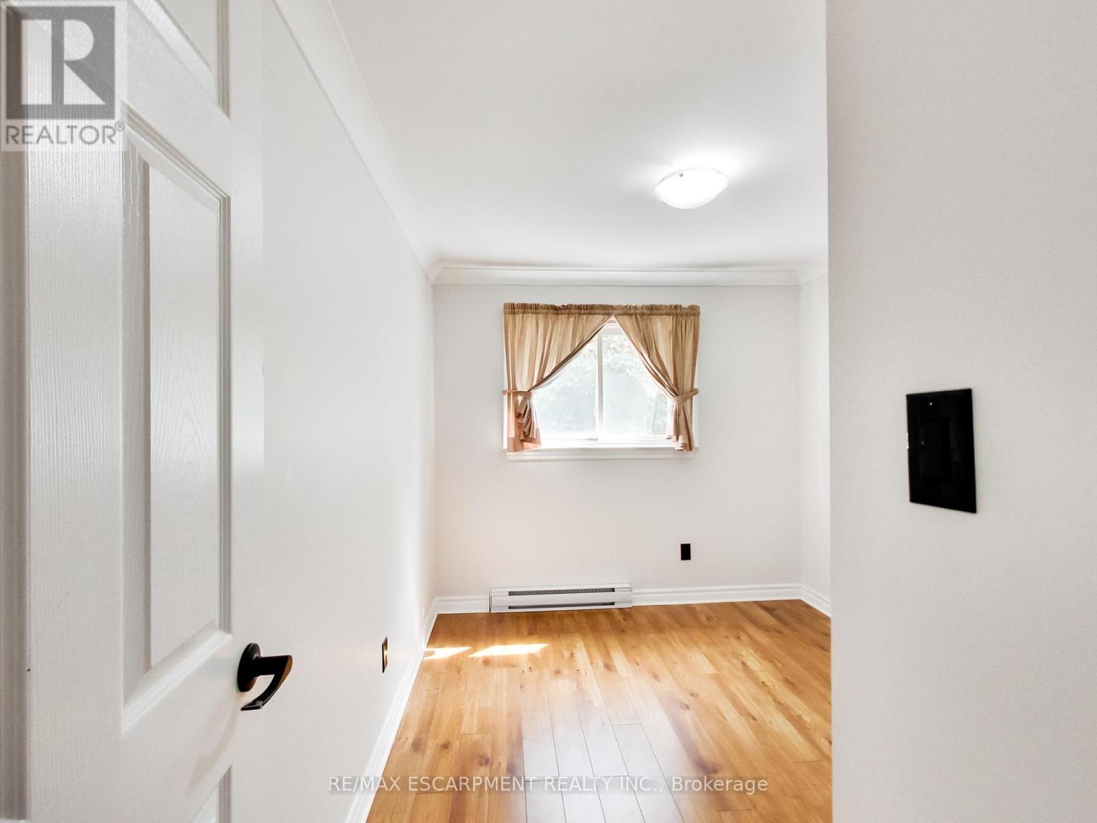 31 Briar Path, Brampton, Ontario  L6T 2A3 - Photo 24 - W12386293