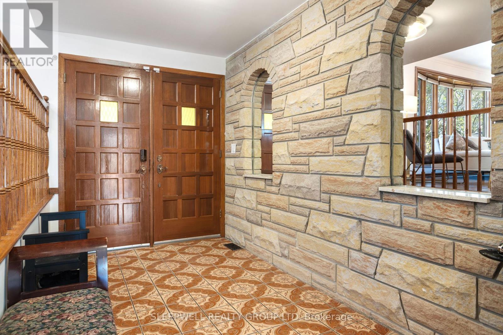 1545 Prince Of Wales Drive, Ottawa, Ontario  K2C 1N9 - Photo 4 - X12386320