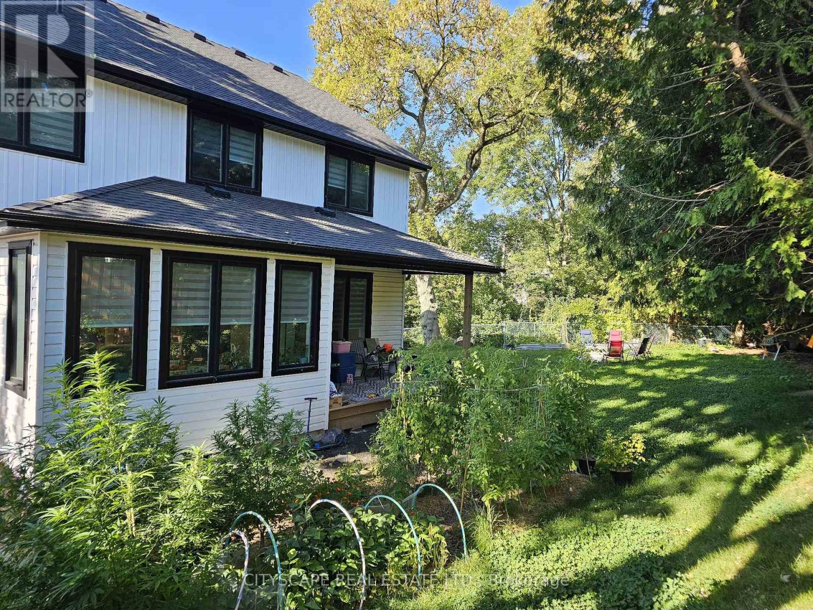 274 Bell Street, Ingersoll, Ontario  M5C 2P3 - Photo 31 - X12386250