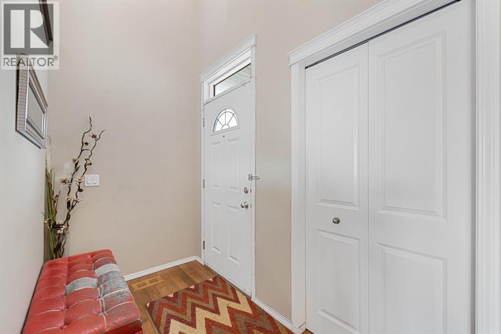 353 Panora Way Nw, Calgary, Alberta  T3K 0V2 - Photo 3 - A2241146