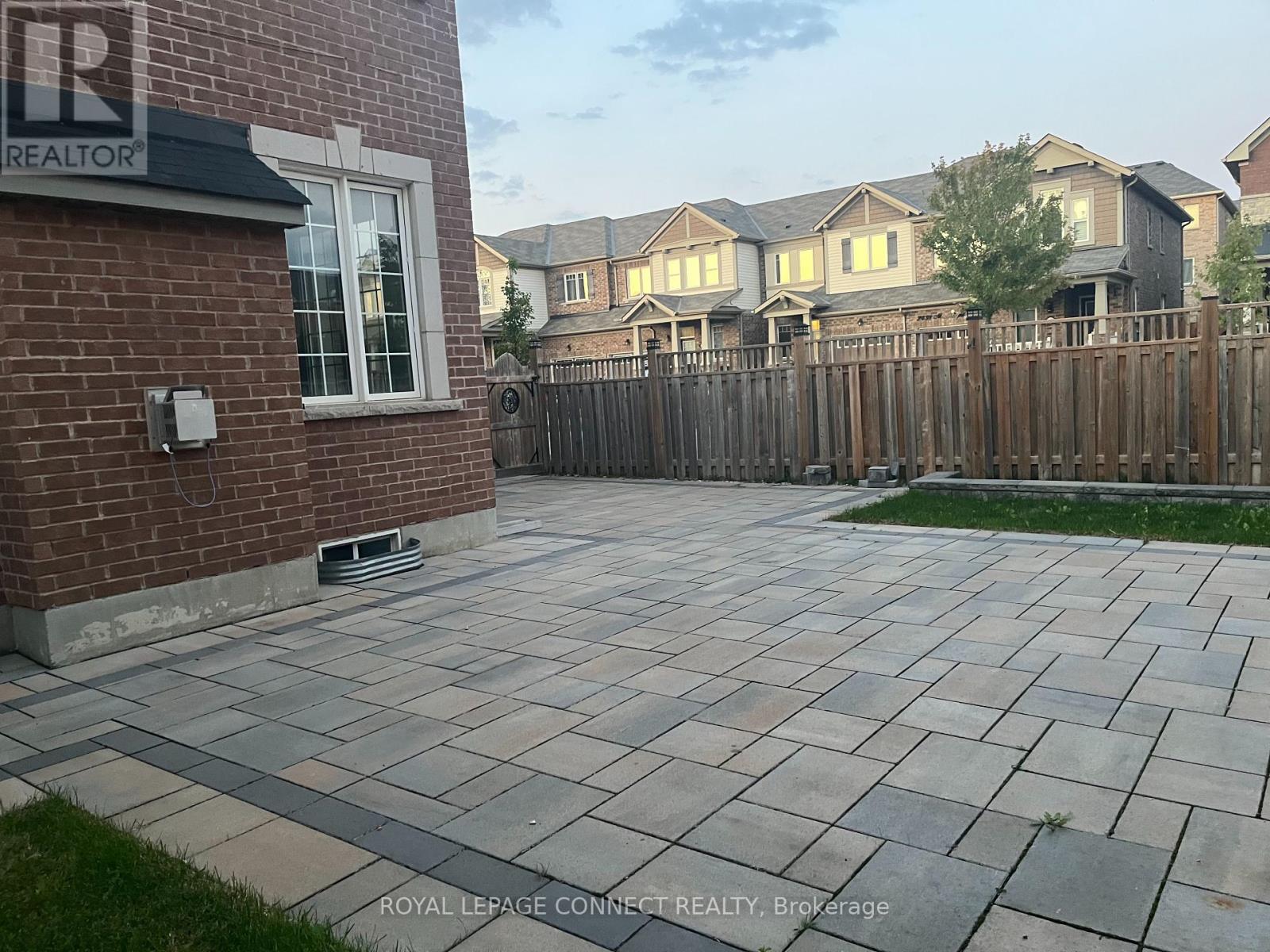 2427 Moonlight Crescent, Pickering, Ontario  L1X 0E9 - Photo 37 - E12386330