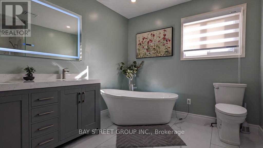42 Pickett Crescent, Richmond Hill, Ontario  L4C 9L3 - Photo 13 - N12386327