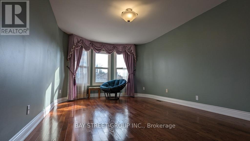 42 Pickett Crescent, Richmond Hill, Ontario  L4C 9L3 - Photo 16 - N12386327