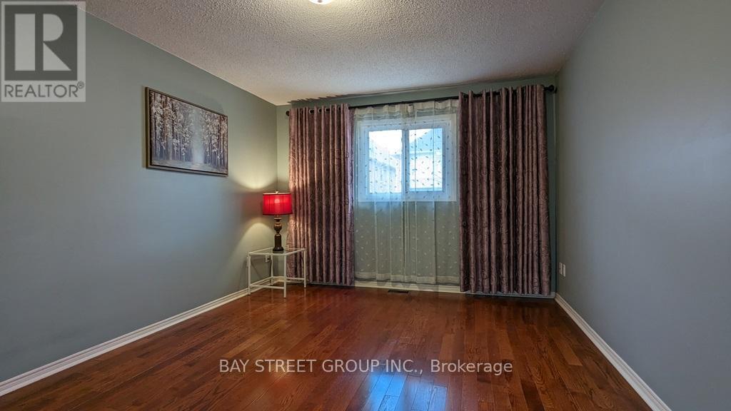 42 Pickett Crescent, Richmond Hill, Ontario  L4C 9L3 - Photo 18 - N12386327