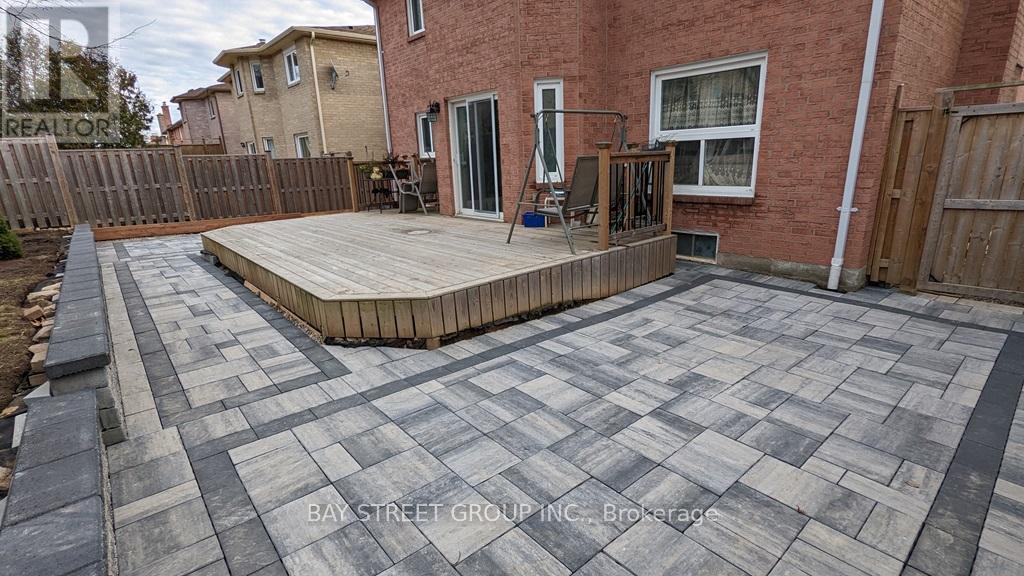 42 Pickett Crescent, Richmond Hill, Ontario  L4C 9L3 - Photo 22 - N12386327