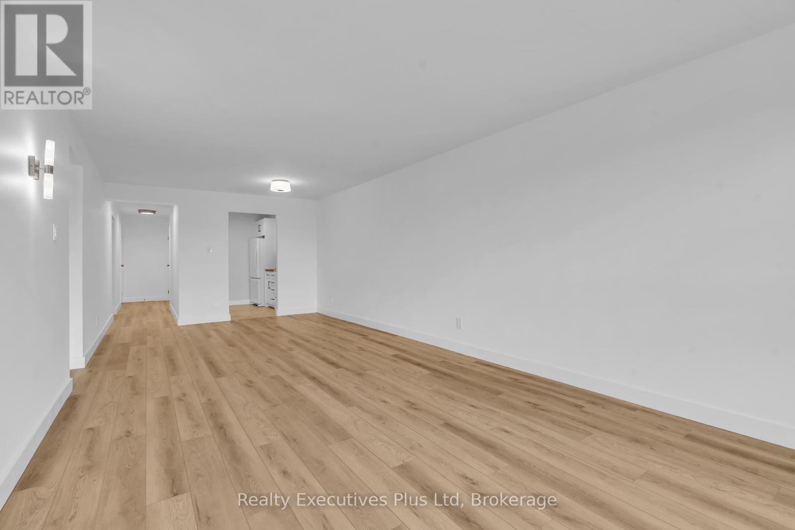 902 - 358 Waterloo Avenue, Guelph, Ontario  N1H 7Y3 - Photo 13 - X12386337